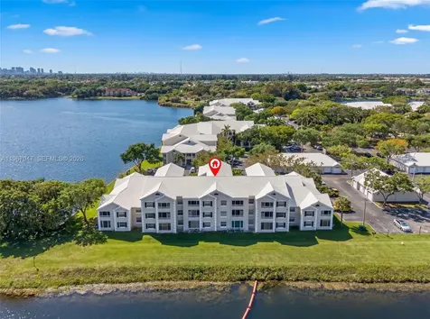 2841 N Oakland Forest Drive Oakland Park FL 33309