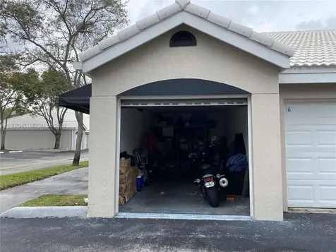2841 N Oakland Forest Drive Oakland Park FL 33309