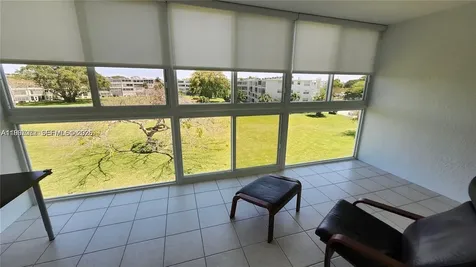 4065 N Lyndhurst N Deerfield Beach FL 33442