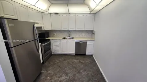 4065 N Lyndhurst N Deerfield Beach FL 33442