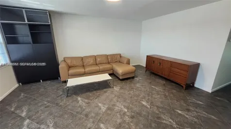 4065 N Lyndhurst N Deerfield Beach FL 33442