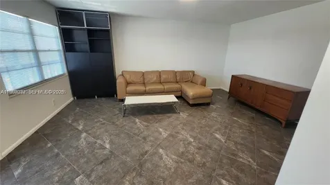 4065 N Lyndhurst N Deerfield Beach FL 33442