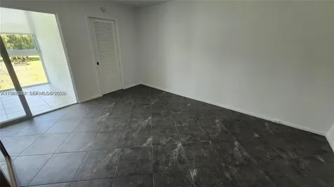 4065 N Lyndhurst N Deerfield Beach FL 33442