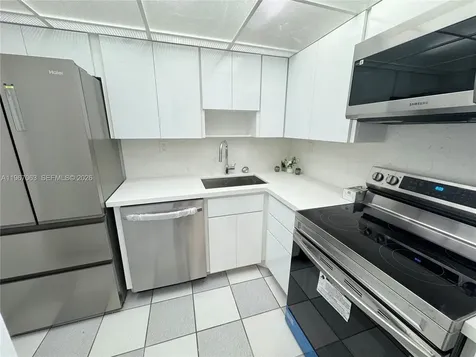 2899 Collins Avenue Miami Beach FL 33140