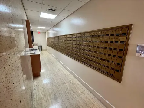 2899 Collins Avenue Miami Beach FL 33140