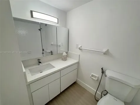 2899 Collins Avenue Miami Beach FL 33140
