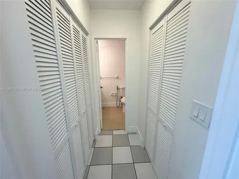 2899 Collins Avenue Miami Beach FL 33140