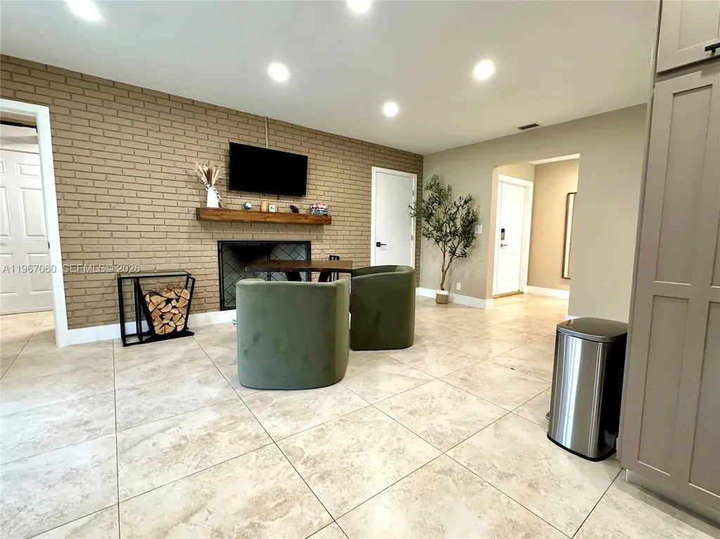 8203 NW 37th Street Coral Springs FL 33065