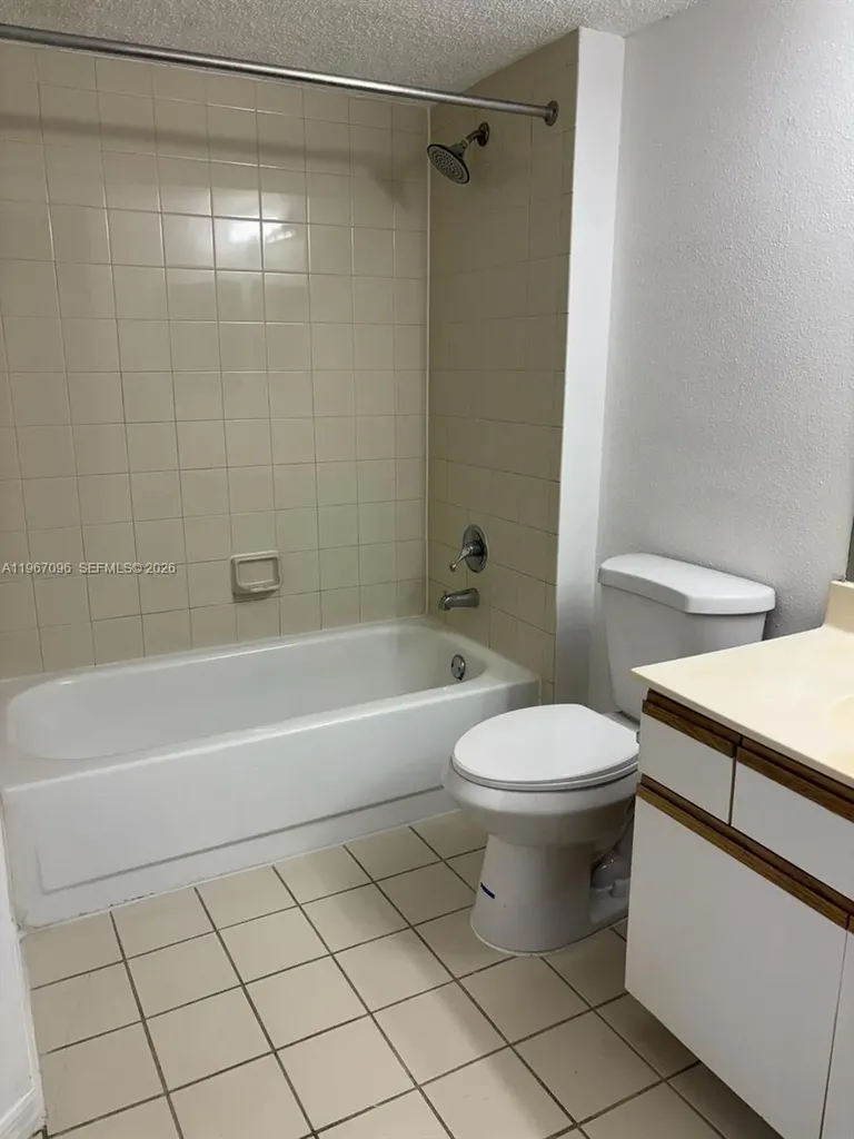 3985 W Mcnab Road Pompano Beach FL 33069