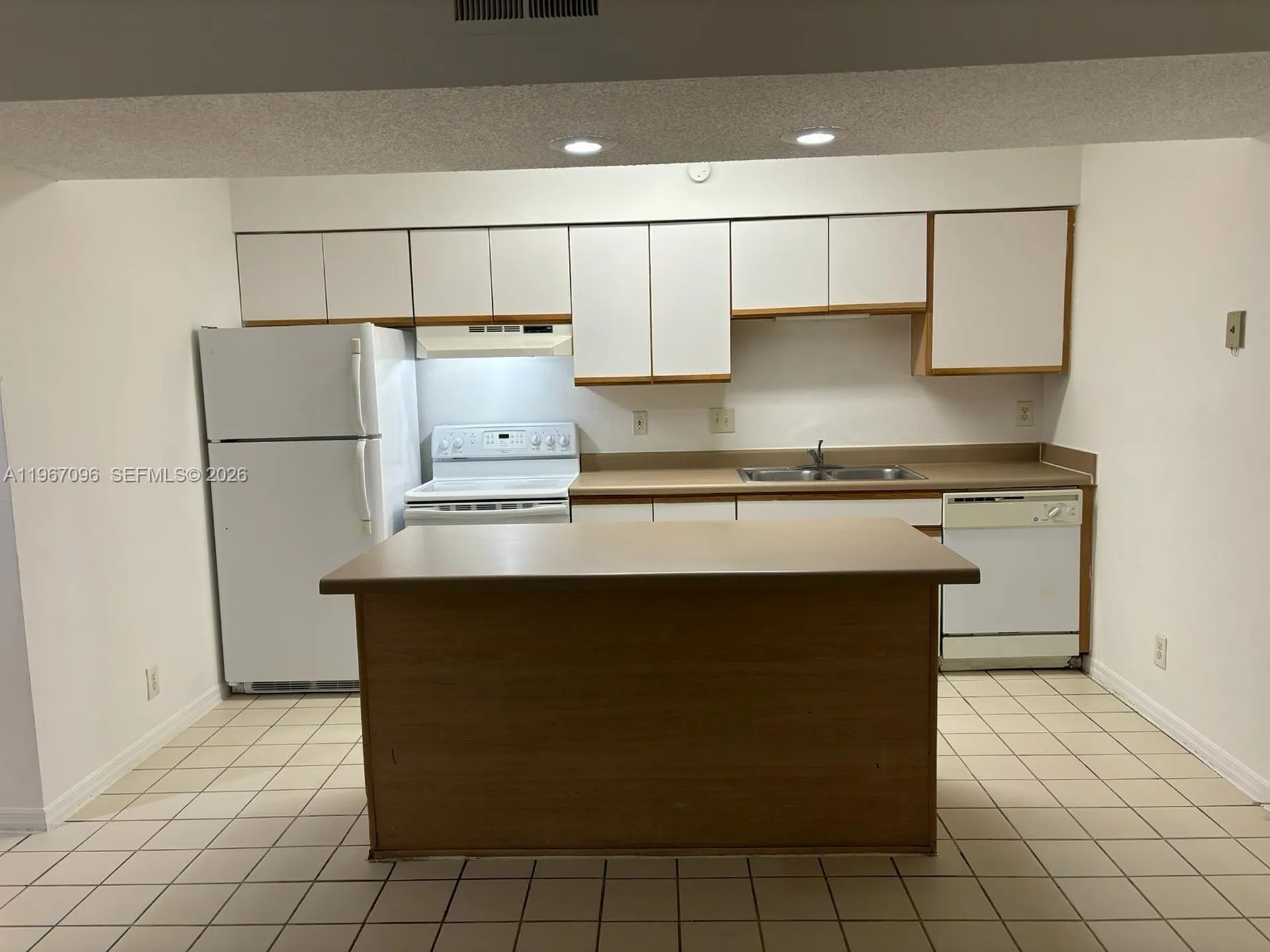 3985 W Mcnab Road Pompano Beach FL 33069