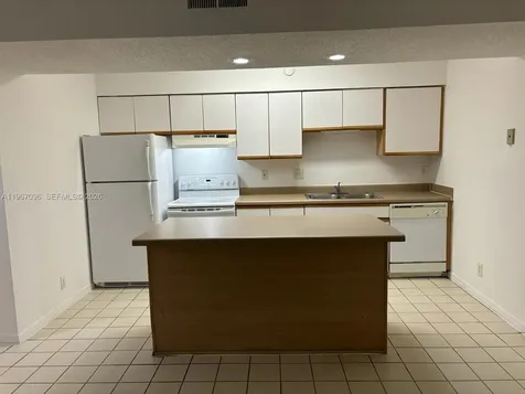 3985 W Mcnab Road Pompano Beach FL 33069