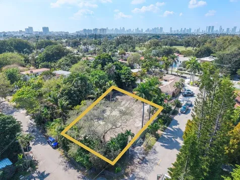 2880 Fairgreen Drive Miami Beach FL 33140