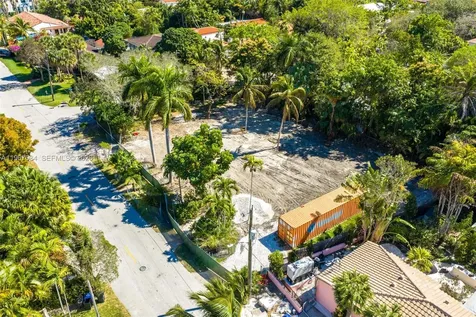 2880 Fairgreen Drive Miami Beach FL 33140