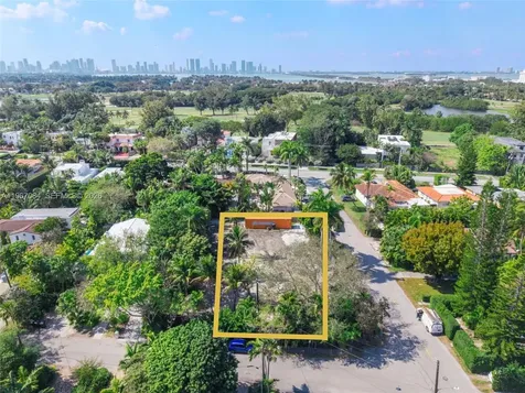 2880 Fairgreen Drive Miami Beach FL 33140