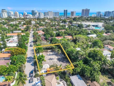 2880 Fairgreen Drive Miami Beach FL 33140