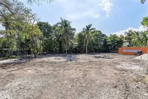 2880 Fairgreen Drive Miami Beach FL 33140