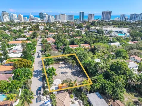 2880 Fairgreen Drive Miami Beach FL 33140