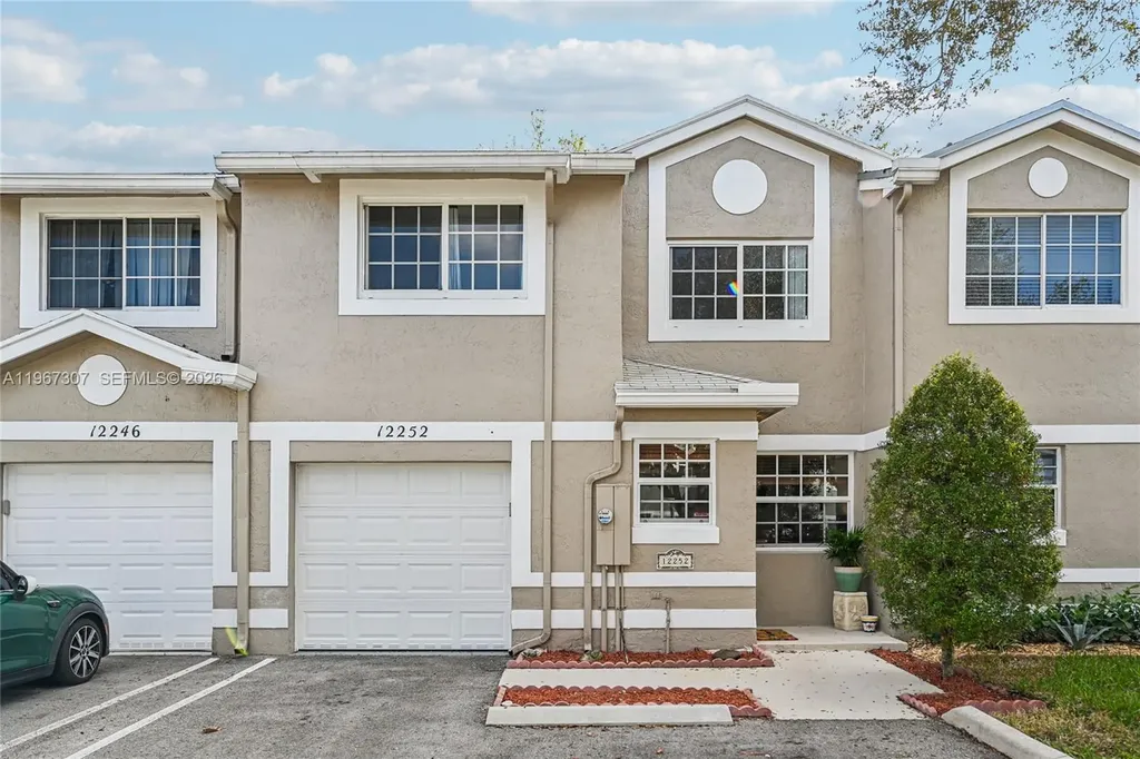 12252 SW 50th Place Cooper City FL 33330