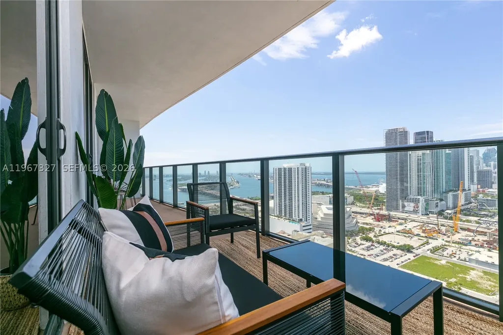 Miami FL 33132