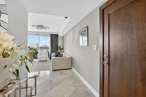 19400 Turnberry Way Aventura FL 33180