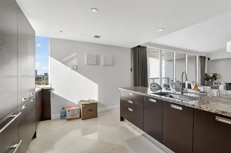 19400 Turnberry Way Aventura FL 33180