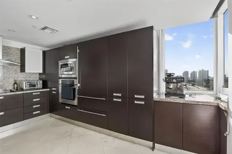 19400 Turnberry Way Aventura FL 33180