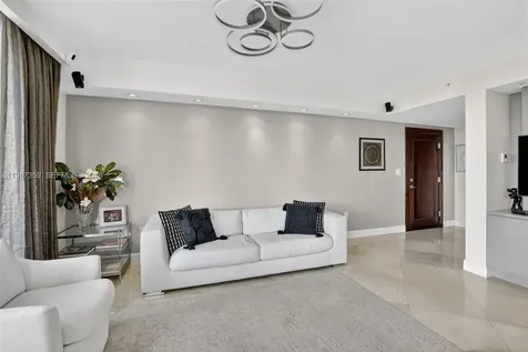 19400 Turnberry Way Aventura FL 33180