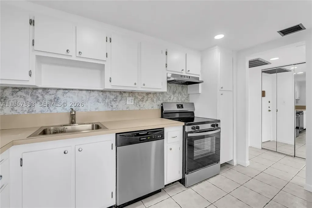 2781 Taft Street Hollywood FL 33020
