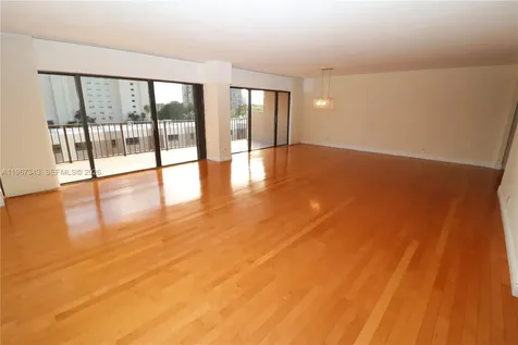 1800 NE 114th Street Miami FL 33181