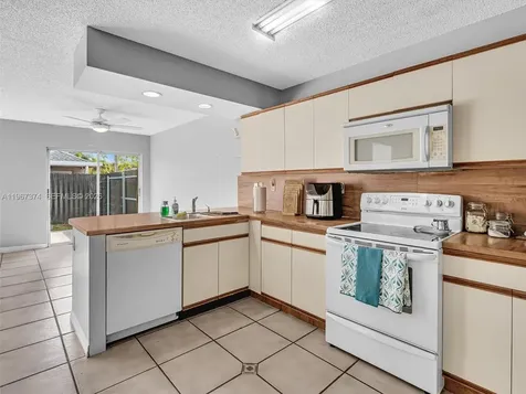 18379 SW 138th Place Miami FL 33177