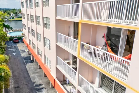 3161 S Ocean Drive Hallandale Beach FL 33009