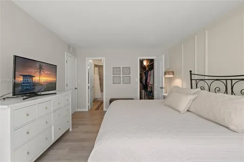 3161 S Ocean Drive Hallandale Beach FL 33009