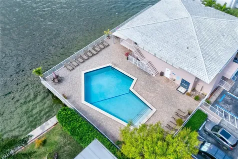 3161 S Ocean Drive Hallandale Beach FL 33009