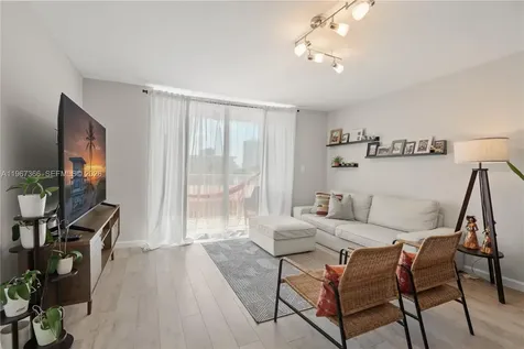 3161 S Ocean Drive Hallandale Beach FL 33009