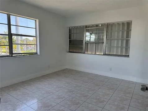 1333 E Hallandale Beach Boulevard Hallandale Beach FL 33009