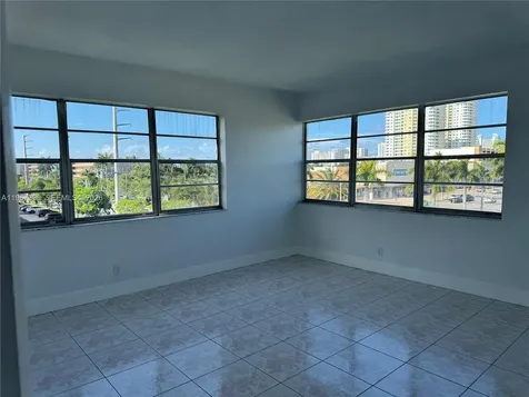 1333 E Hallandale Beach Boulevard Hallandale Beach FL 33009