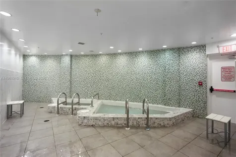 253 NE 2nd Street Miami FL 33132