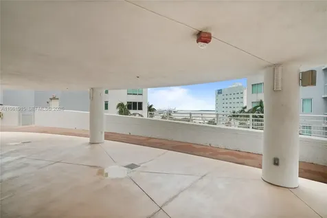 253 NE 2nd Street Miami FL 33132