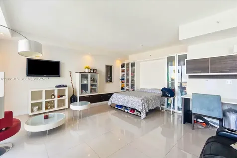 253 NE 2nd Street Miami FL 33132