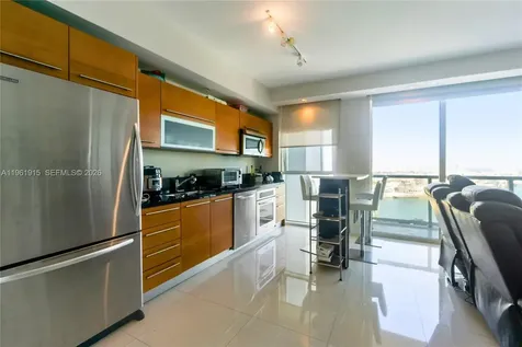 253 NE 2nd Street Miami FL 33132