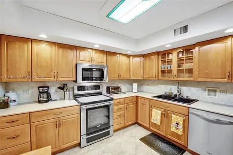 2814 N 46th Avenue Hollywood FL 33021