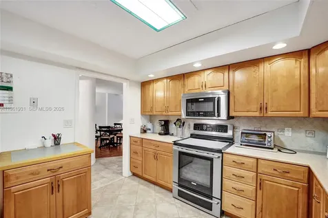 2814 N 46th Avenue Hollywood FL 33021