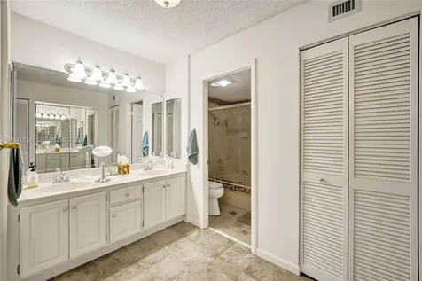 2814 N 46th Avenue Hollywood FL 33021