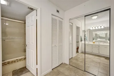 2814 N 46th Avenue Hollywood FL 33021