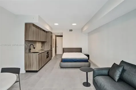 121 NE 5th Street Miami FL 33132