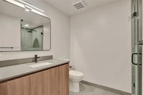 121 NE 5th Street Miami FL 33132