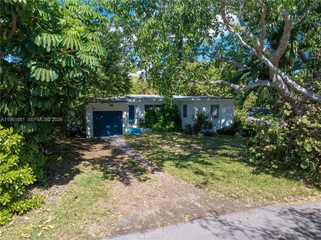 301 Redwood Lane Key Biscayne FL 33149