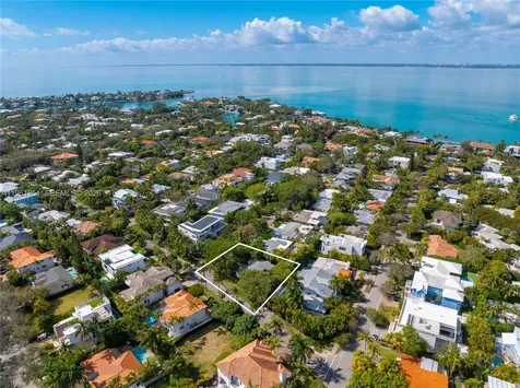 301 Redwood Lane Key Biscayne FL 33149