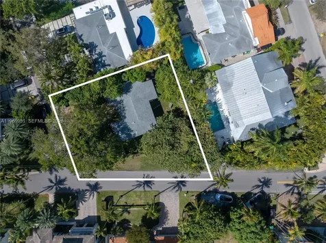 301 Redwood Lane Key Biscayne FL 33149