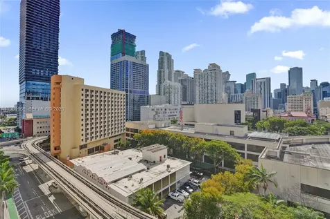 121 NE 5th Street Miami FL 33132
